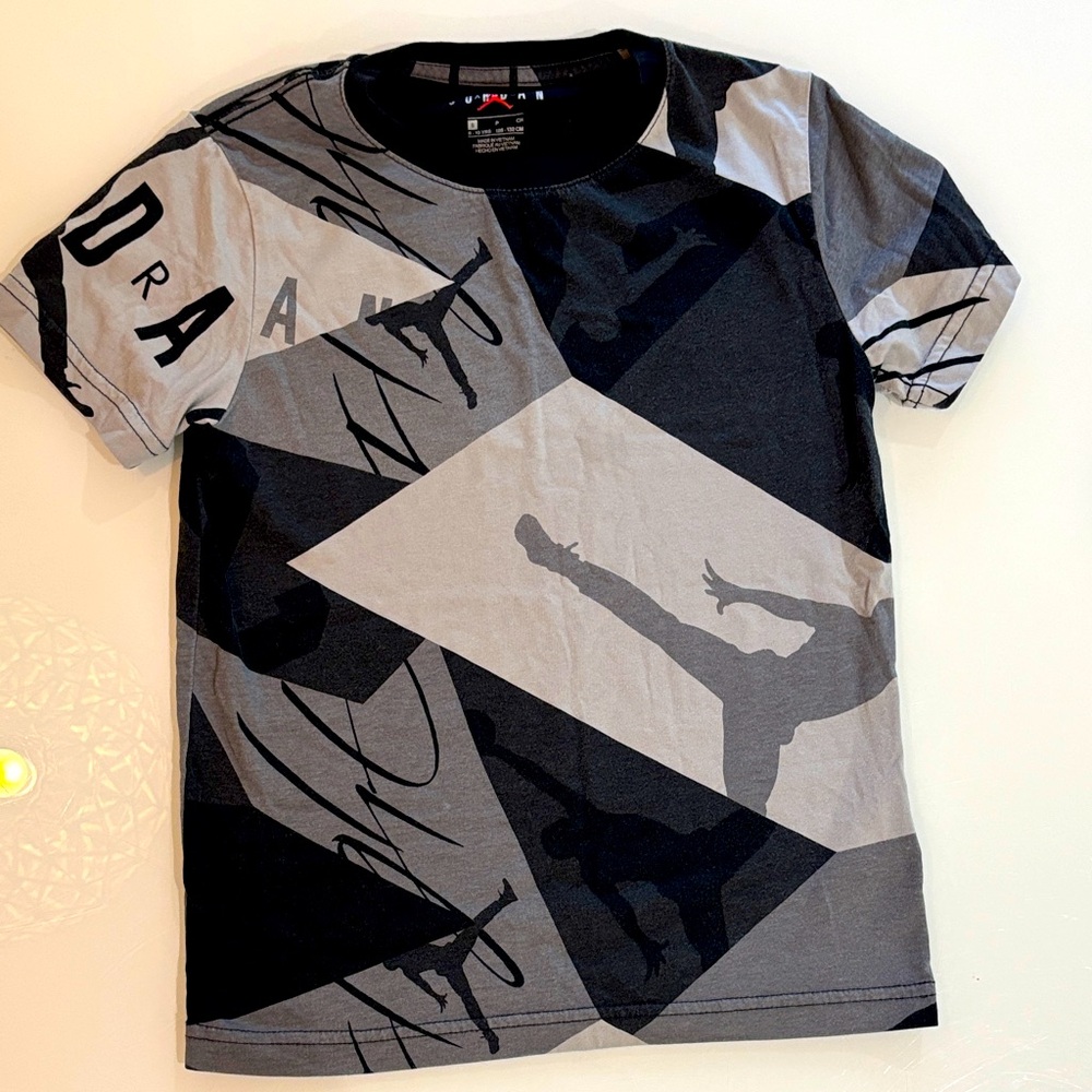 Air Jordan Graphic Black and Gray Boy’s T-Shirt